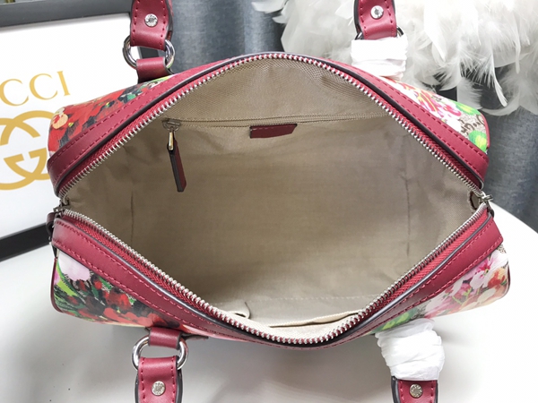 激安グッチバッグコピー着用イメージ